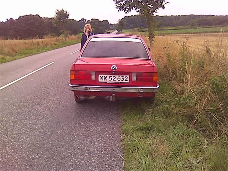 BMW 320i  (bytte med mc) billede 7