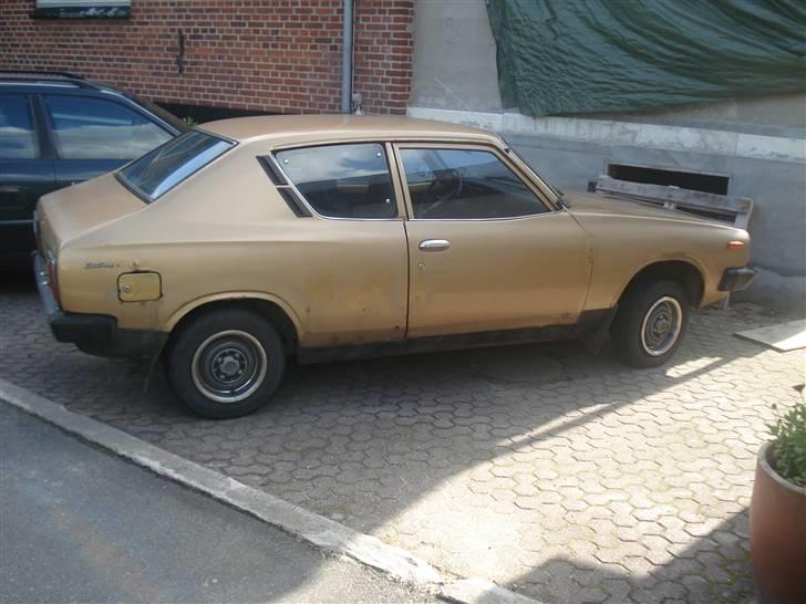 Datsun 120A F II guld bilen billede 2