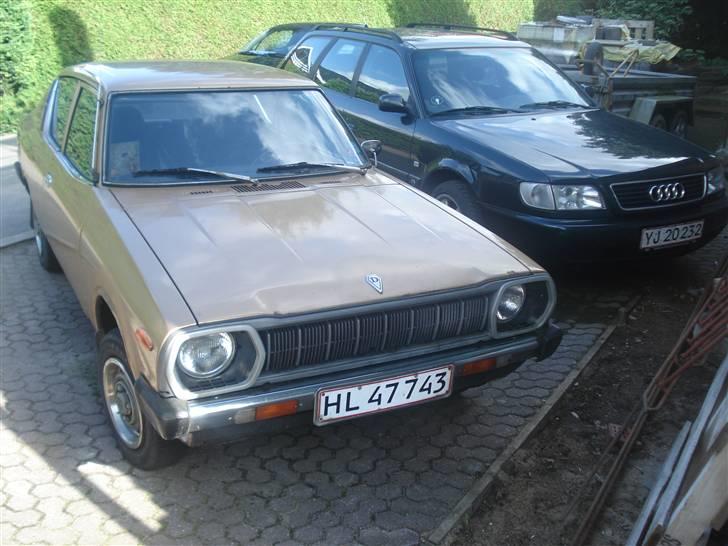 Datsun 120A F II guld bilen billede 3