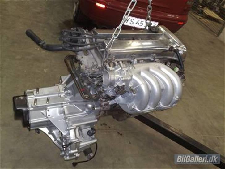 Mazda 323 f SOLGT billede 13