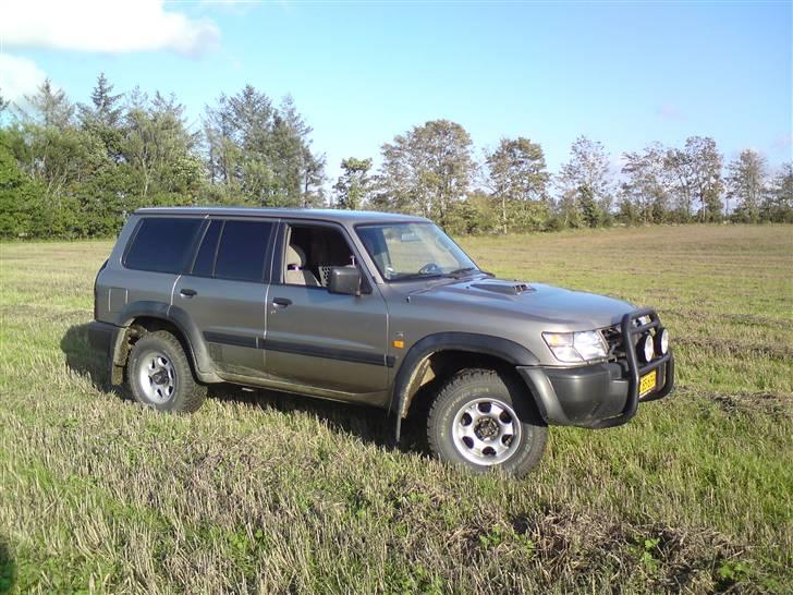 Nissan patrol 2.8y61*EXPORTERET* billede 2