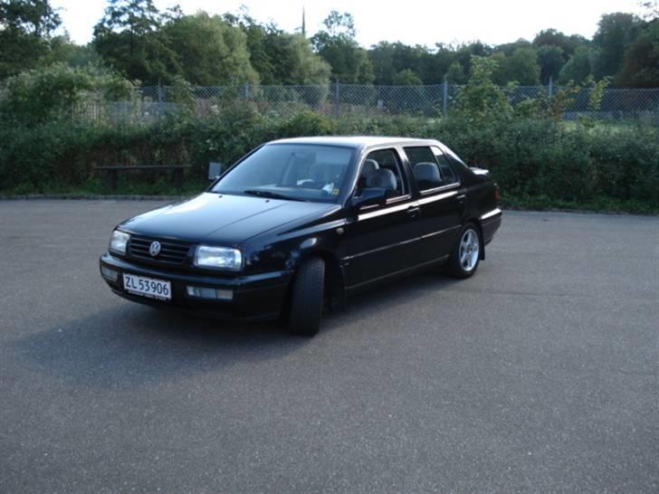 VW Vento 1,9 TDi ``SOLGT´´ billede 1