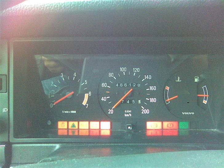 Volvo 240 2,3 GL *TOTALVRAKET* billede 4