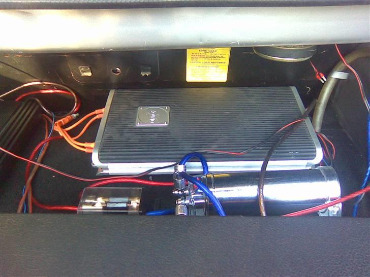 Volvo 240 2,3 GL *TOTALVRAKET* - Det er ligg satt i så skal finne ud af noget for at lave det litt kønnere billede 9