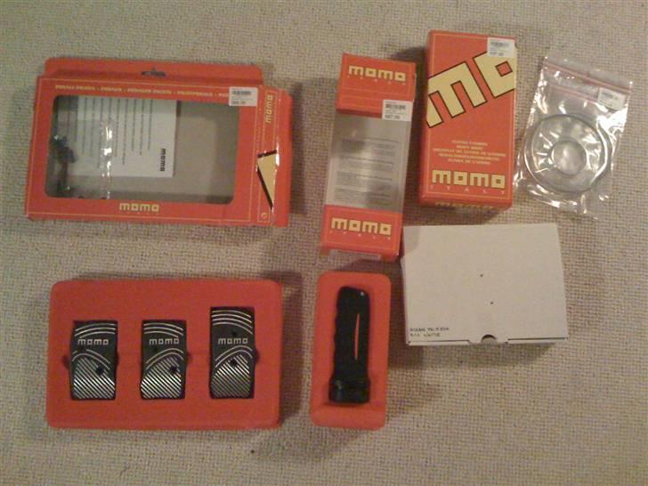 Nissan Primera P11 "Solgt" - lidt af mine ting jeg har bestilt er kommet hjem.. men resten er i restordre.. den hvide kasse er mine plastmoskiver billede 16