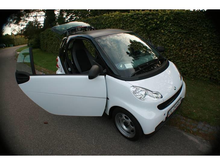 {{currentPhoto.altText}} billede {{currentPhoto.number}}