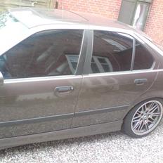 BMW 325I *** Solgt ***