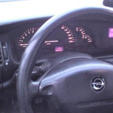 Opel VECTRA B solgt