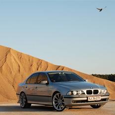 BMW E39 523i  