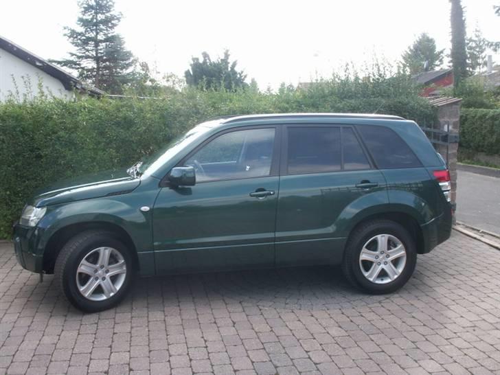 Suzuki Grand Vitara 2,0 SE aut billede 2