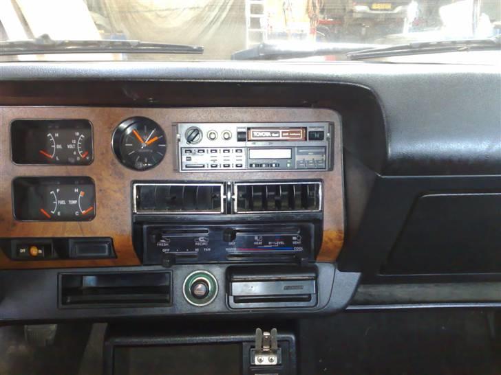 Toyota Celica TA40 Tropic - Læg mærke til olietryk og voltmeter, virker perfekt... billede 16