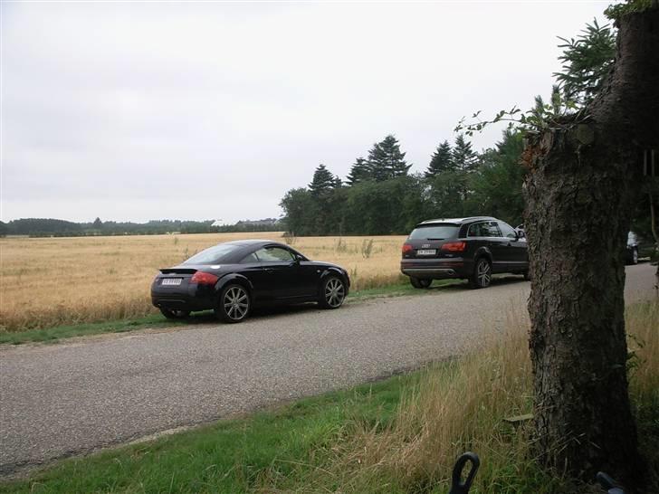 Audi TT // SOLGT// - Min TT og min onkels Q7. Inden gevindundervogn. billede 4