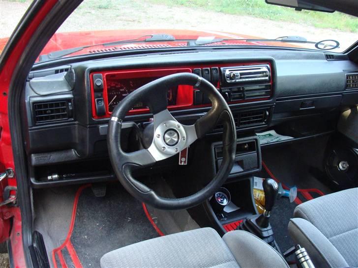 VW Golf 2 Manhatten`` solgt  - mange malede interiør dele med rode dioder mange steder :D billede 12