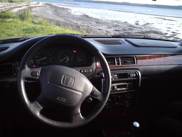 Honda        Civic 1,6i Vtec SR - Det bliver maghoni med tiden billede 4