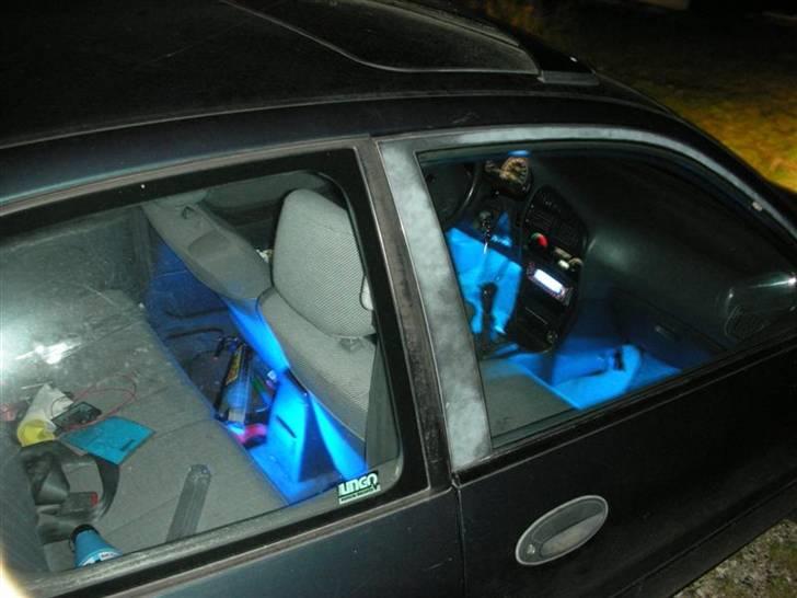 Mitsubishi Colt (SOLGT) - Meget rodet bagsæde :( billede 13