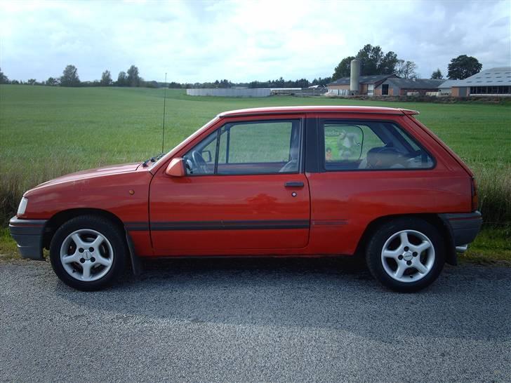 Opel Corsa 1,4i Sport SOLGT billede 10