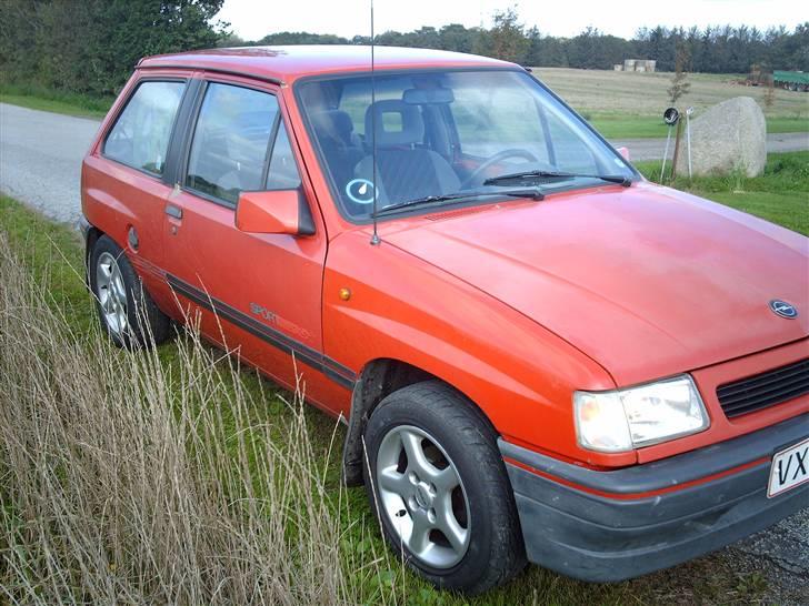 Opel Corsa 1,4i Sport SOLGT billede 11