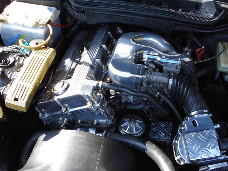 BMW e36 318is SOLGT & SMADRET billede 7