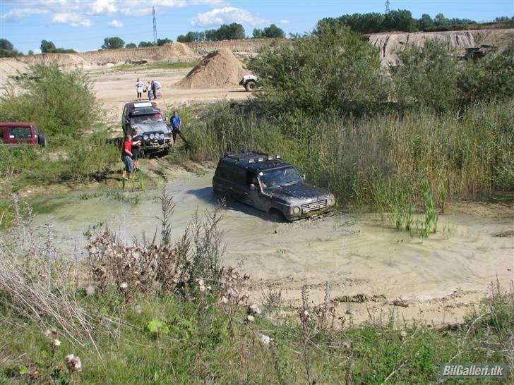 Toyota Landcruiser HJ61 - Med snoren i og ud i vandet.. Husk en anden gang jacob, at sætte den i 4wd.. Hehe billede 12