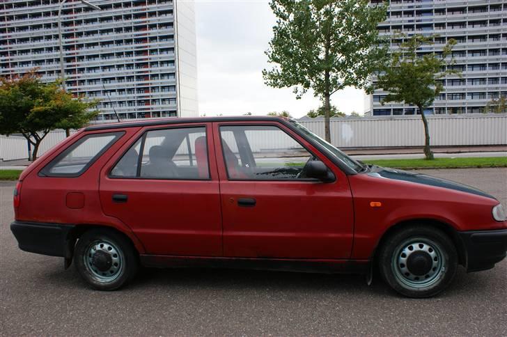 Skoda FELICIA COMBI 136 *SOLGT* billede 5