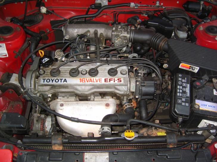 Toyota Celica 1.6 GSI - Kværnen - ikke så meget skud i den men trofast i sædvanlig Toyota stil. billede 6