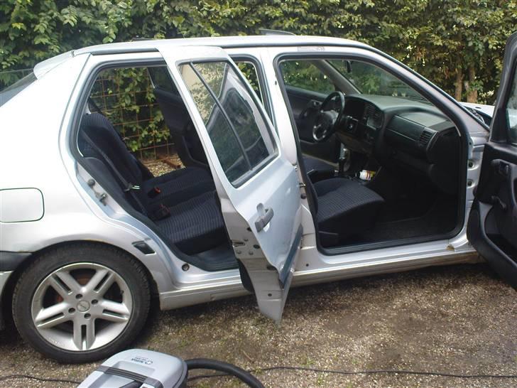 VW Vento 1.8 CL SOLGT billede 2