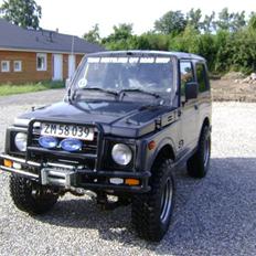 Suzuki  sj 410 solgt 