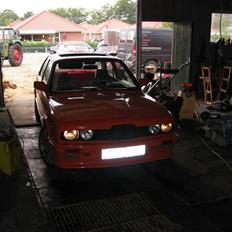 BMW 320i  (R.I.P)