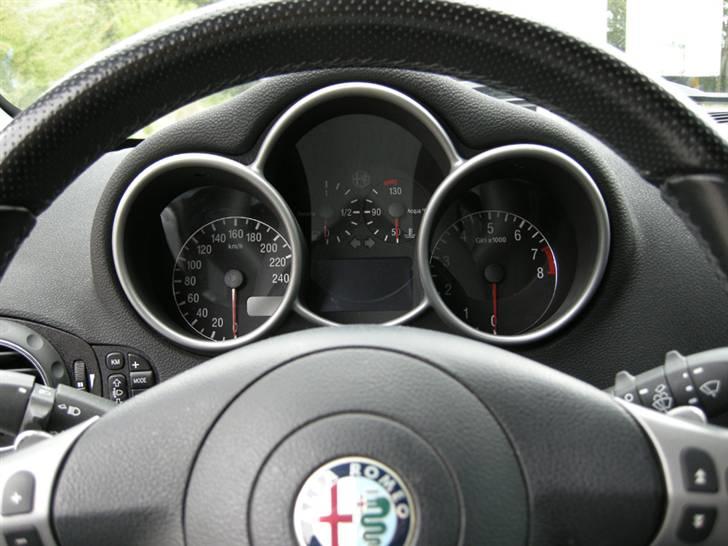 Alfa Romeo 147 2,0 selespeed *SOLGT* billede 9