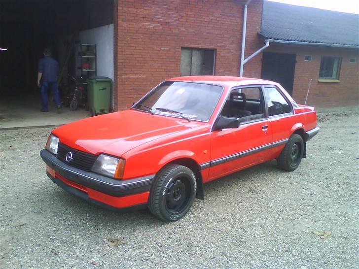 Opel Ascona 1,6 SH SOLGT (tidl. bil)  billede 8