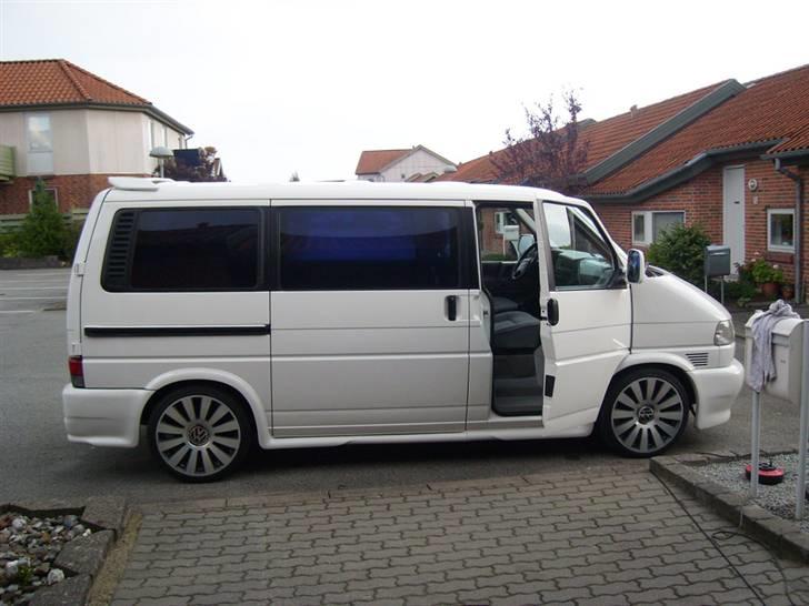 VW Caravelle billede 1