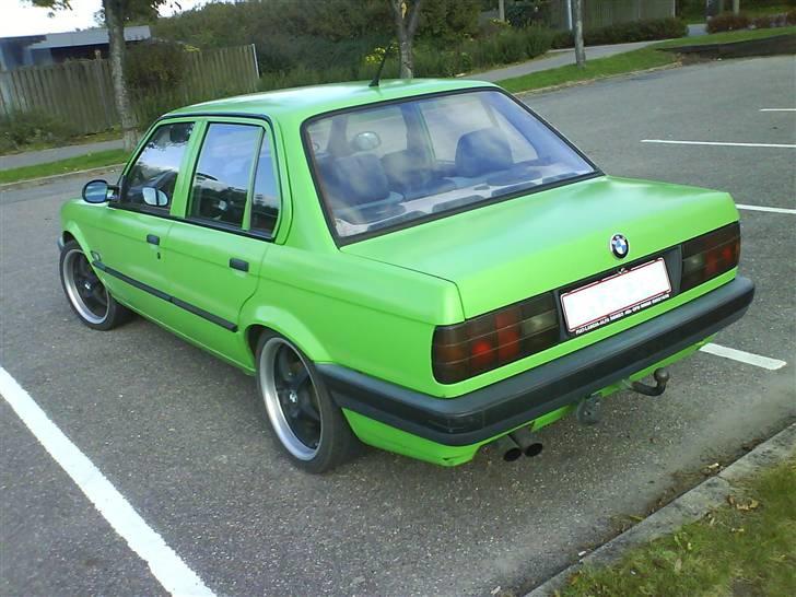 BMW 320i   (BYTTET) billede 2