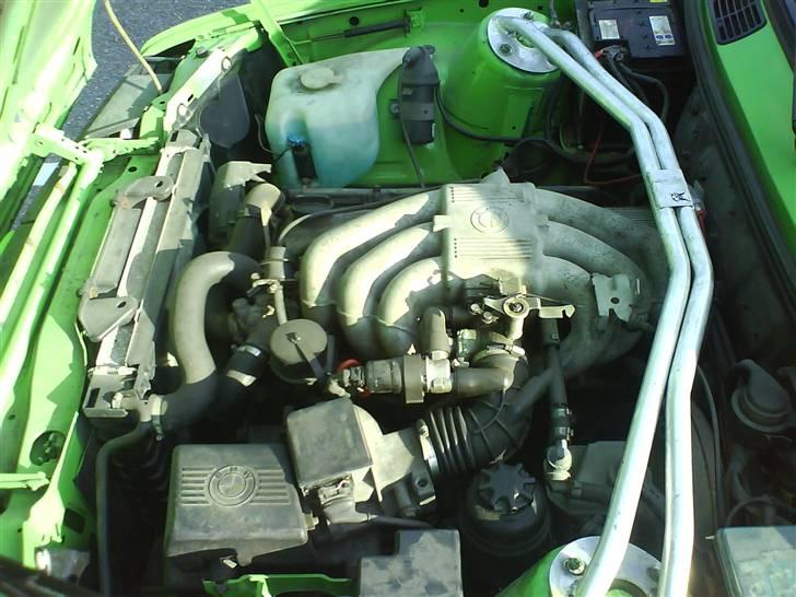 BMW 320i   (BYTTET) billede 10