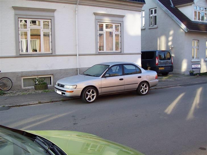 Toyota Corolla 1,3 Sedan billede 1