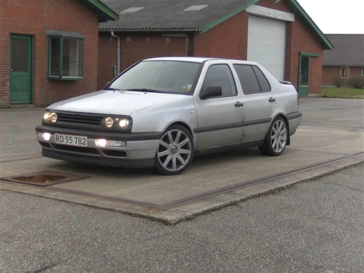 VW vento 1,8 solgt/ nu skrot - nyt billede 2