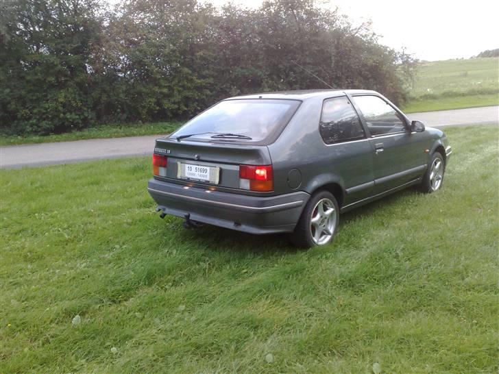 Renault 19 solgt billede 3