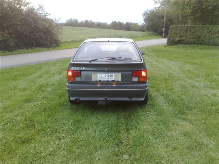 Renault 19 solgt billede 4