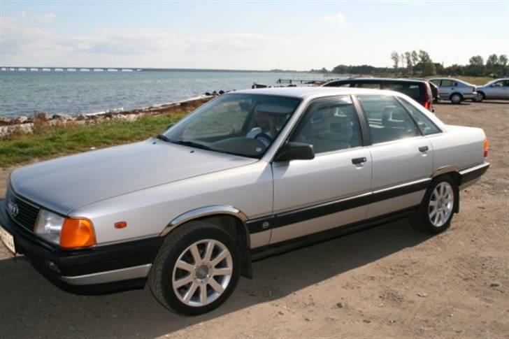 Audi 100 C3 2.0E (SOLGT) billede 3