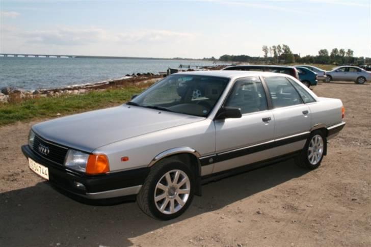 Audi 100 C3 2.0E (SOLGT) billede 8
