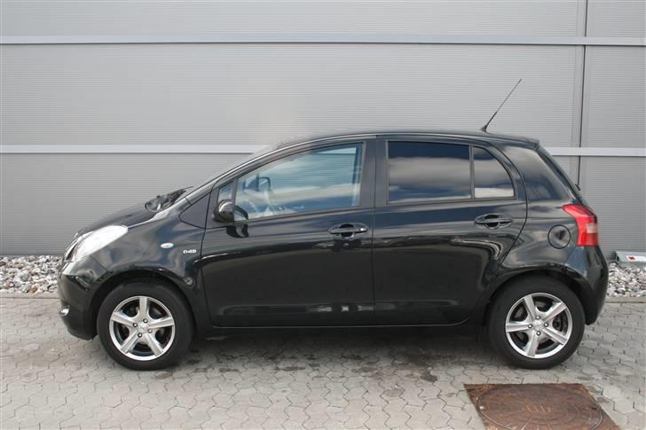 Toyota Yaris 1,4 Luna 5d billede 2