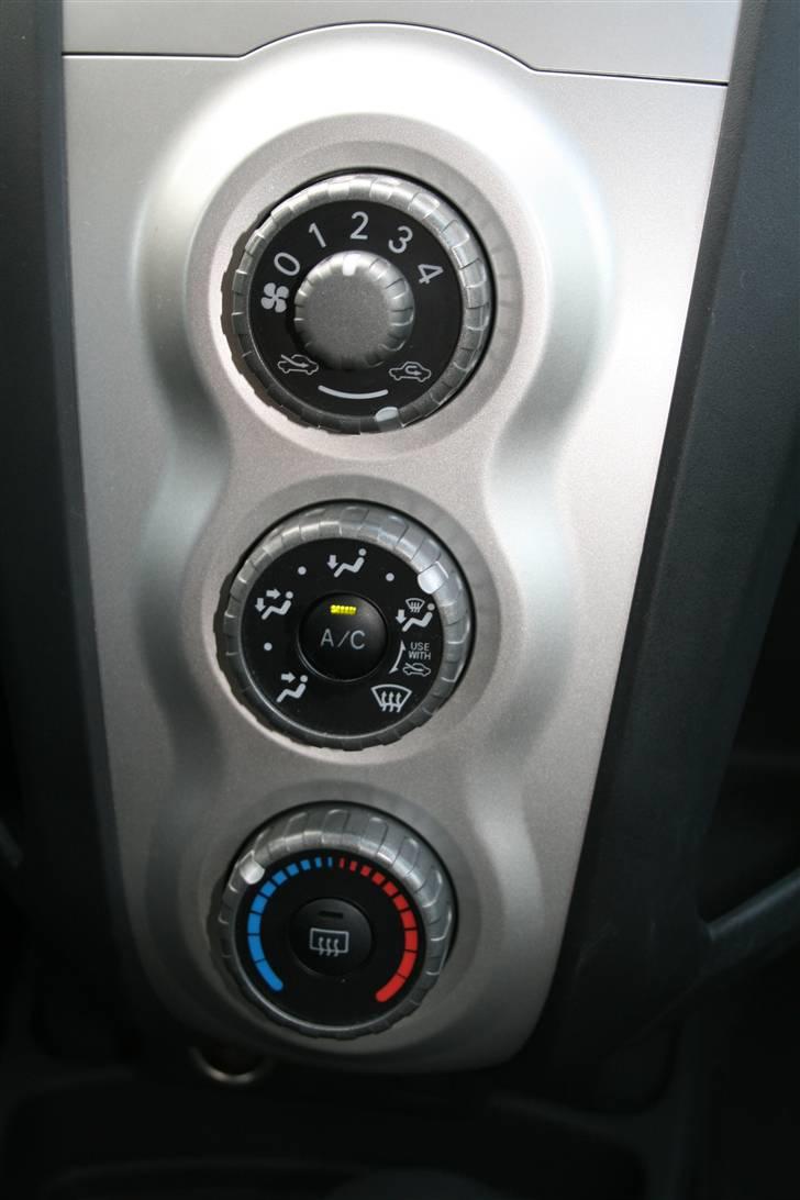 Toyota Yaris 1,4 Luna 5d billede 15