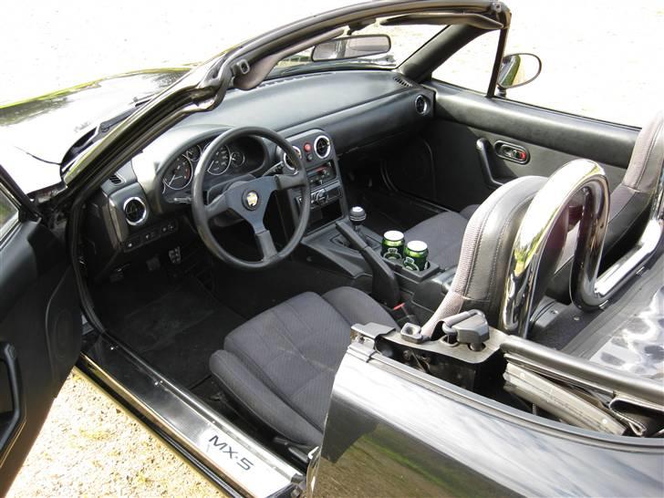 Mazda MX-5 Miata - 2 tuborg er standardinventar når man skal ud og cruise.. :) billede 4