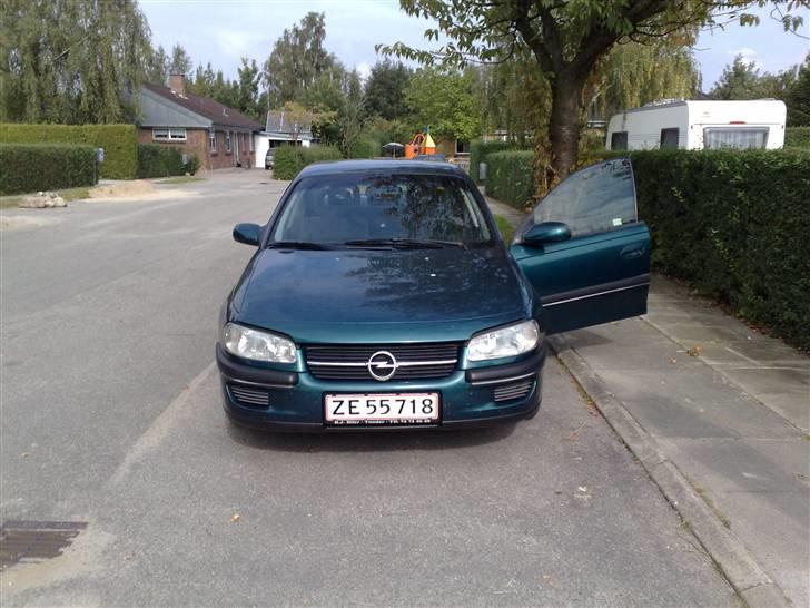 Opel omega b solgt billede 11
