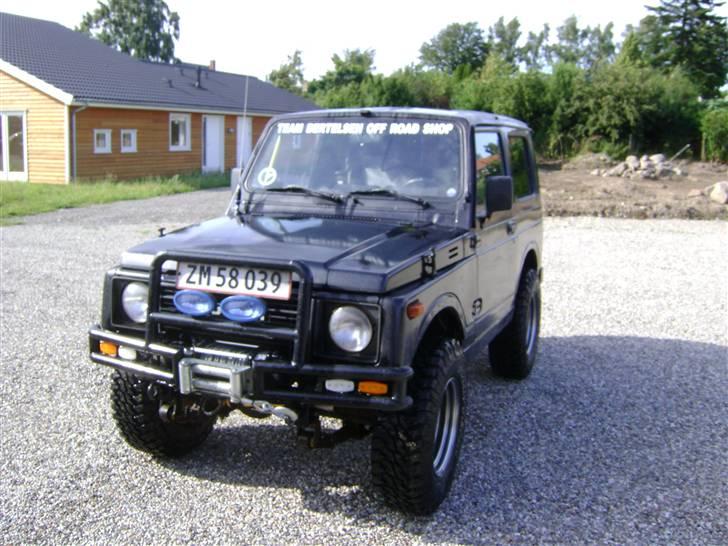 Suzuki  sj 410 solgt  - køn er den ikke men det er jo charmen ved den  billede 1