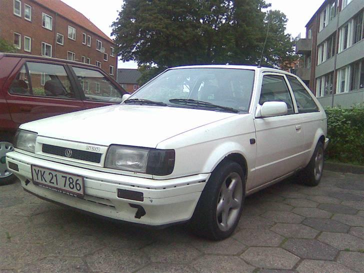 Mazda 323 1.6i 4x4 turbo SOLGT billede 1