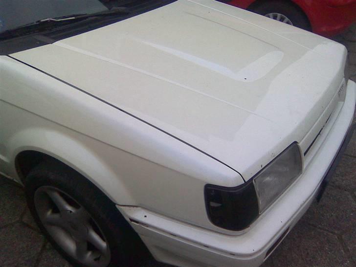 Mazda 323 1.6i 4x4 turbo SOLGT billede 2