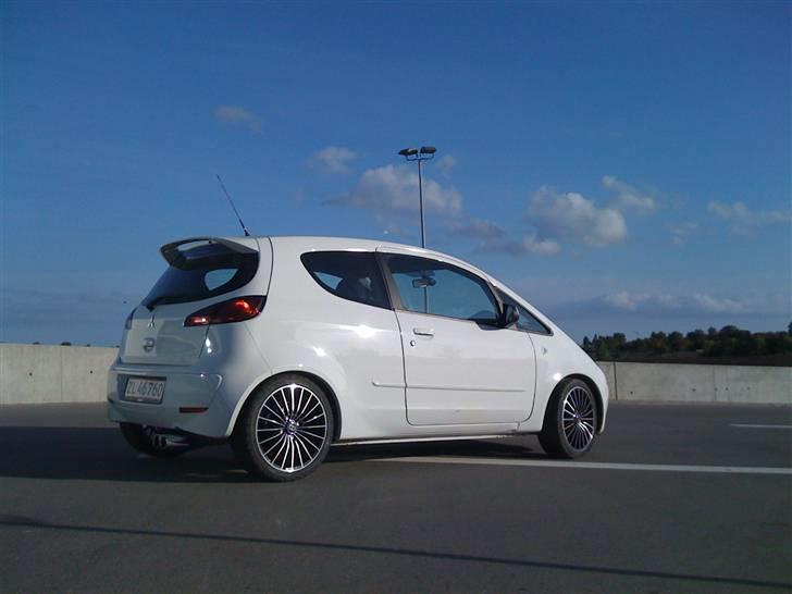 Mitsubishi colt insport (total skadet) billede 11