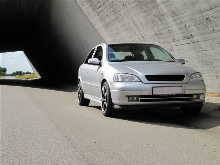 Opel Astra Edition Star Silver - Billeder fra d. 4 - 2009 Har lige fået malet begge sider... billede 10
