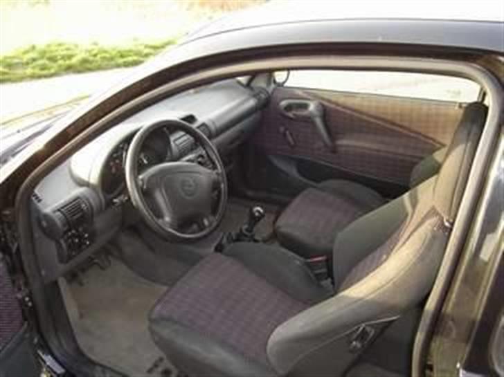 Opel Corsa B 1,4 16v  - kabinen er standard billede 6