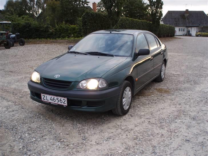Toyota Avensis  (Solgt) billede 1